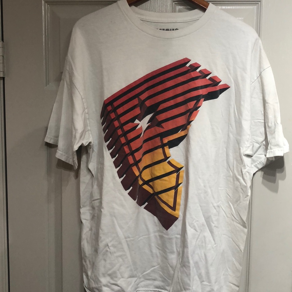 Famous Stars And Straps skateboard Tee Size XL